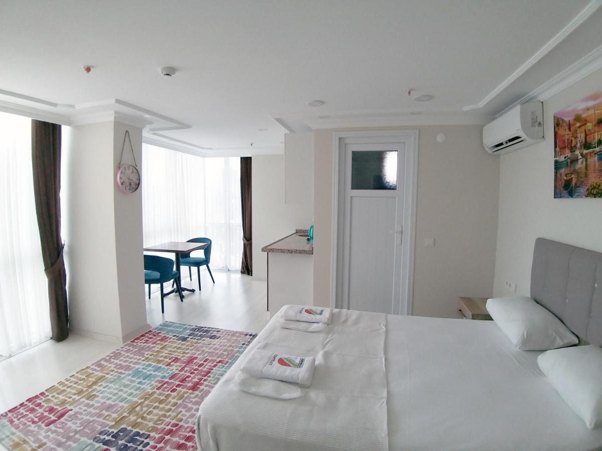 באטומי Golden Fish Hotel מראה חיצוני תמונה