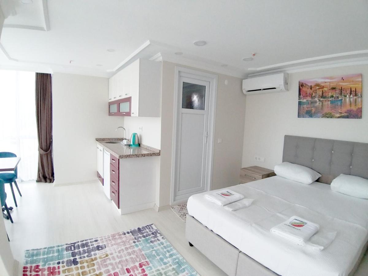 באטומי Golden Fish Hotel מראה חיצוני תמונה
